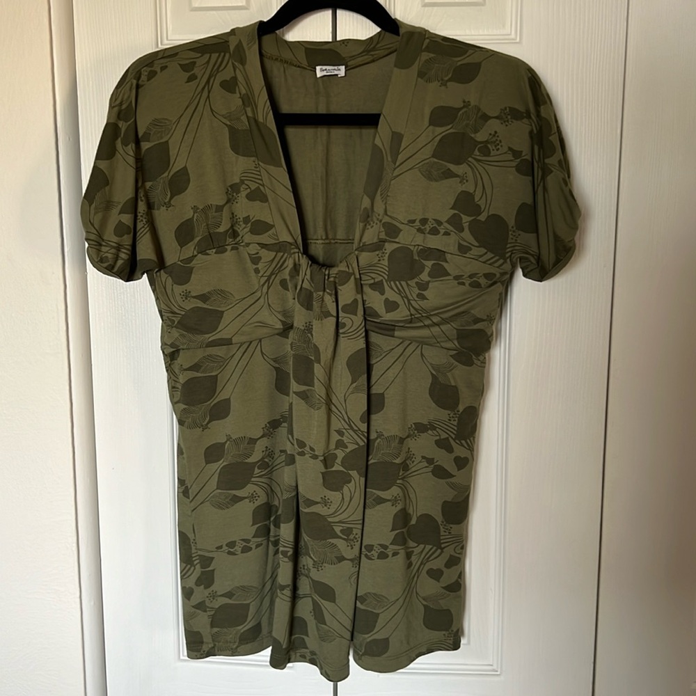 Splendid Leaf Pattern Green Short-Sleeve Top